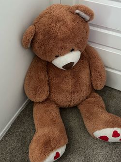 4ft Teddy Bear (This post will be taken down before Wednesday if no one buys it )
