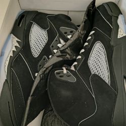 Jordan 5 Black Metallic size 11 (NO TRADES)