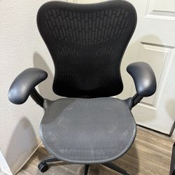 Herman Miller Mirra 2 Mesh . FULLY LOADED !!