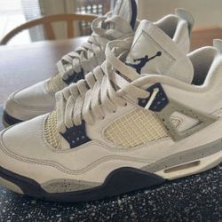 Midnight Navy Jordan 4