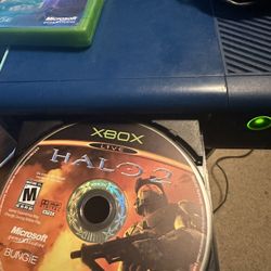 Xbox 360 E, Call of Duty edition, 500 GB, needs AC-E adapter, pickup Waipahu 