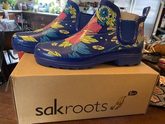 ‘SAKROOTS’ Over The Ankle Rain Goulashes - Women’s Size 10