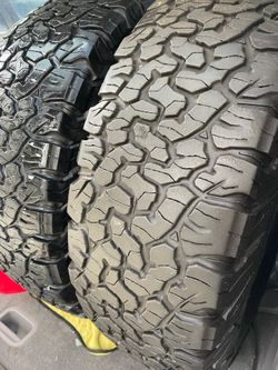 2 Tires  K02 275/70/R17