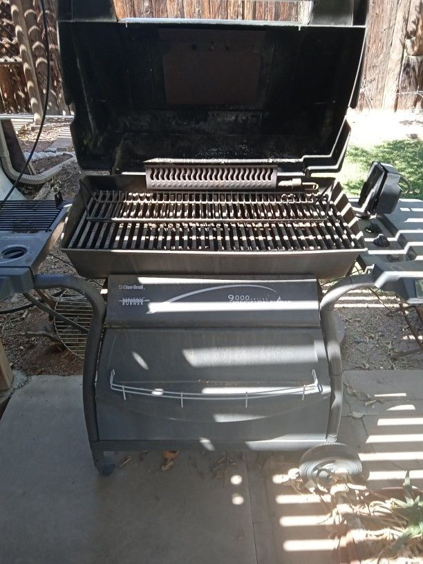 Char-Broil 9000 Series Precision Flame Barbecue