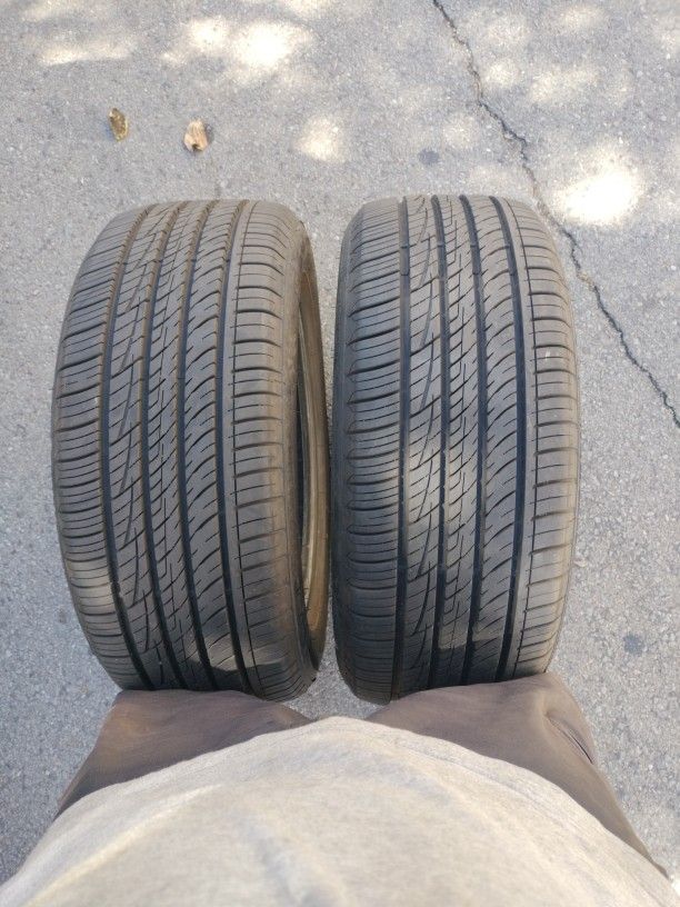 2 Llantas Casi Nuevas Marca Celino Saliente CS 580  Medida 225 55 17 