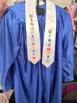 🎓 Kindergarten Graduation Gown – $10