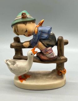 Vintage porcelaine figurine. 1950-s. Germany