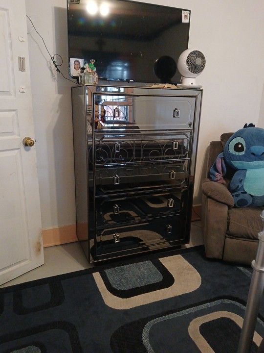 Silver Mirror  5 Drawers Tall Dresser Very Good Condition  