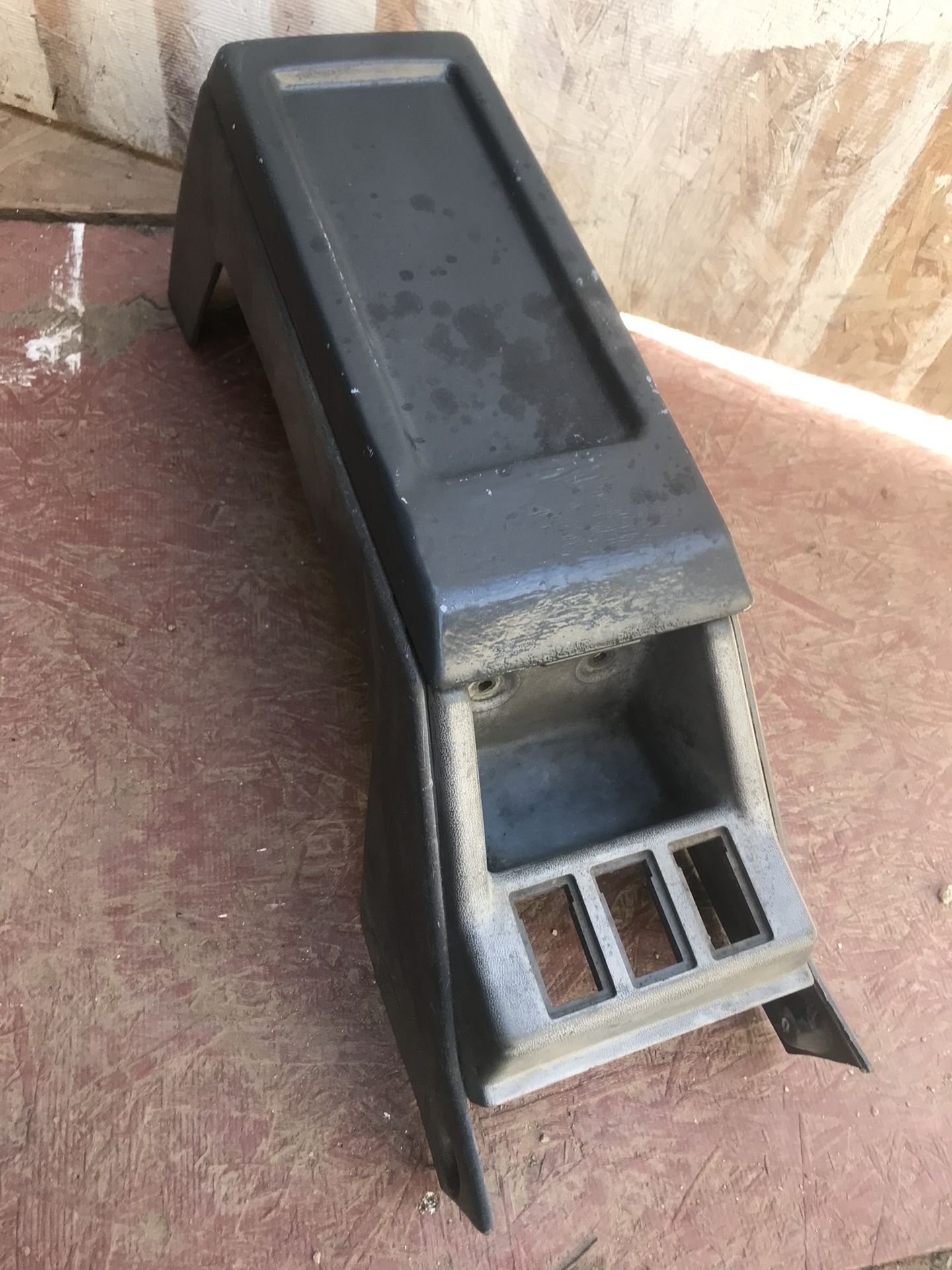 Toyota Pickup Or 4Runner Center Console for Sale in Moreno Valley, CA ...