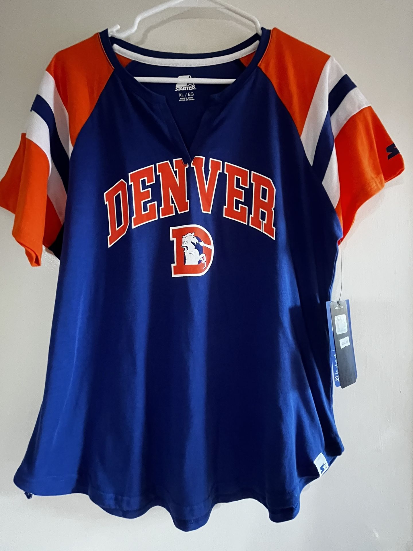 Woman’s XL Denver Broncos Shirt