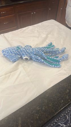 Crochet squid