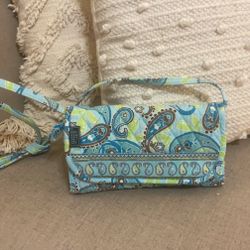 Beautiful Vera Bradley Baggy/ Wallet Style 
