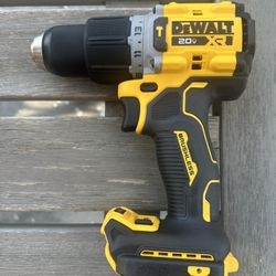 New 20v Dewalt Xr Brushless Hammer Drill Only