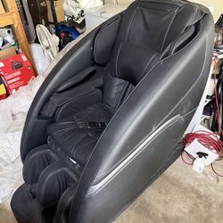 Brookstone Zero Gravity Full Body Massage Chair Recliner w/ Remote