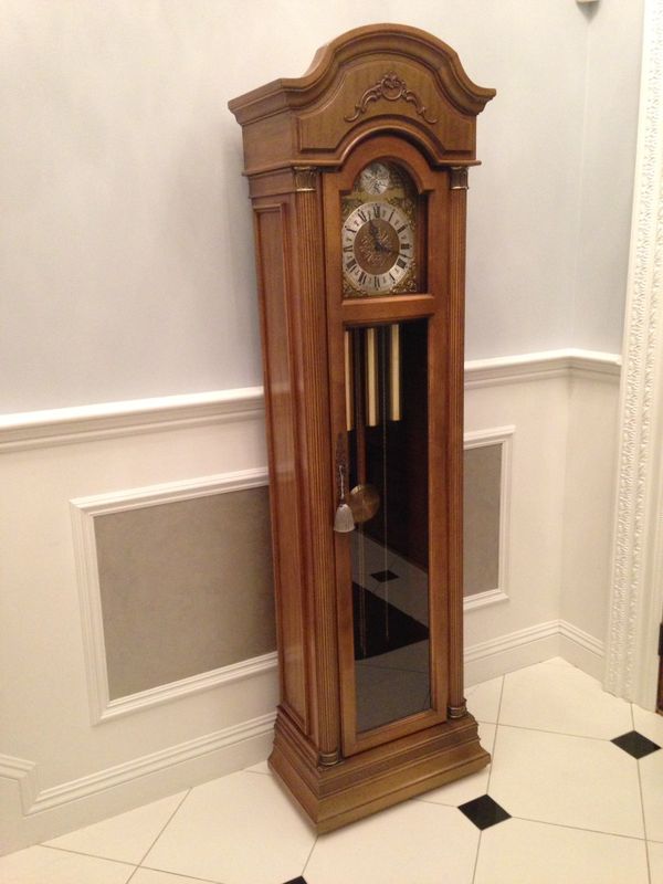 Ridgeway grandfather clock needs adjustment for Sale in Staten Island