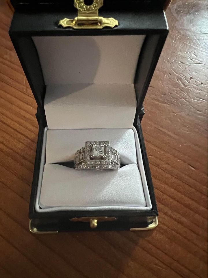 This Gorgeous 14kt White Gold Ring features 0.54CT Princess Cut Diamond Center Size 7 $2900 Or Best Offer Replacement value $6000 