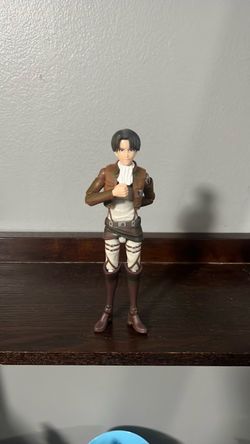 Total Anime:Attack on Titan - Captain Levi Figure