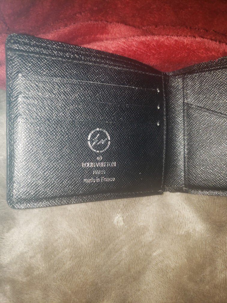 Pink LV wallet for Sale in Seattle, WA - OfferUp