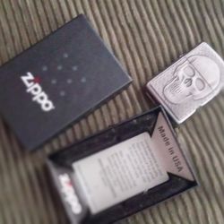 New Rare Must Have Factoy Original Never Used Zippo Skull 💀 Lighter In Original Zippo Box 