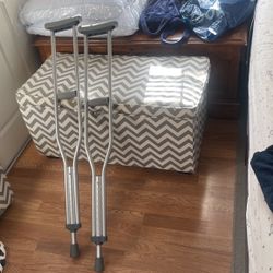 Crutches 