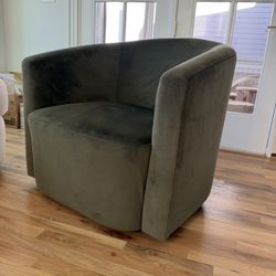 Green swivel accent chair 