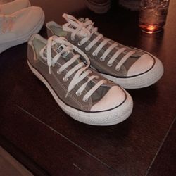 Size 11  Converse 