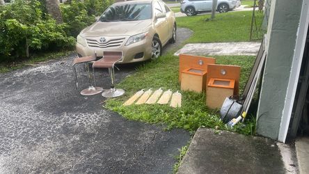 FREE 2 Bar stools, ceiling fan blades, too small wood wall kitten cabinets