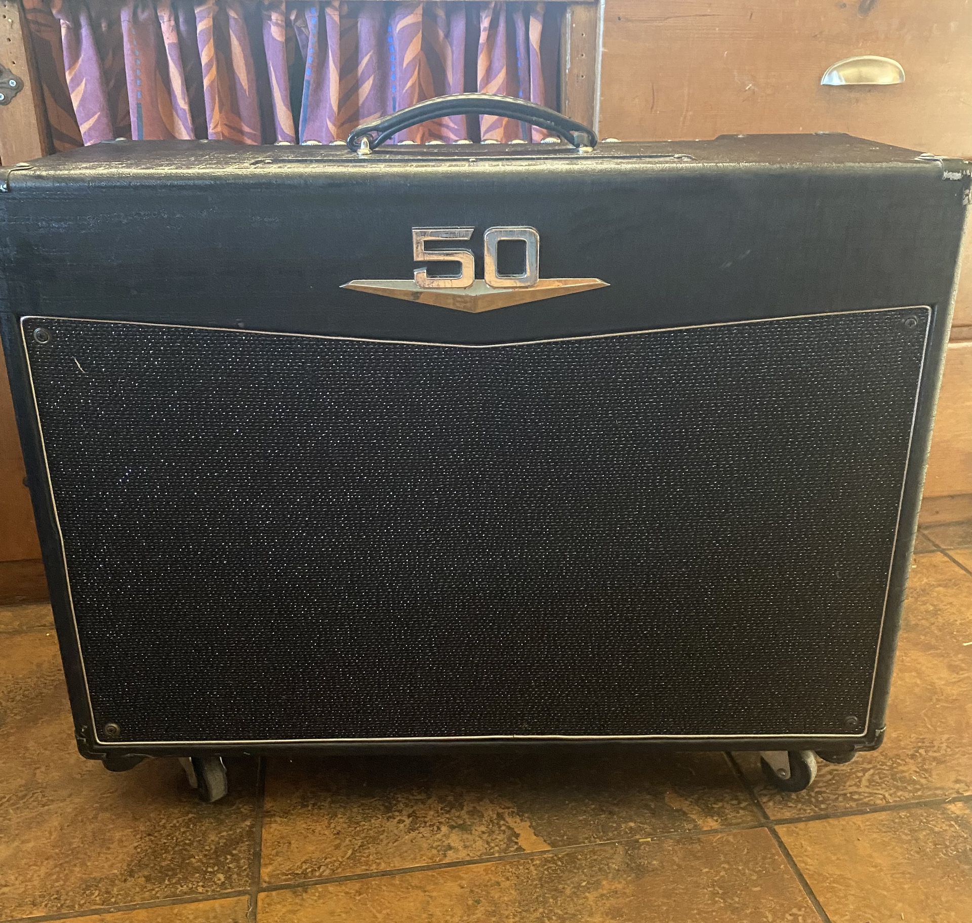 Crate V-Series 2x12 Tube Amp for guitar