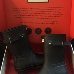 Hunter Women’s Short Rainboot black size 7