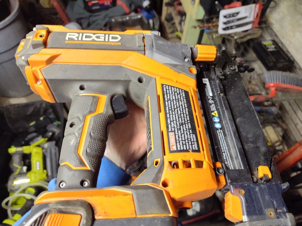 Brad nailer 