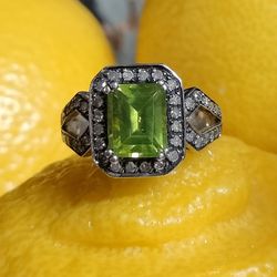 Diamond And Green Tourmaline Ring