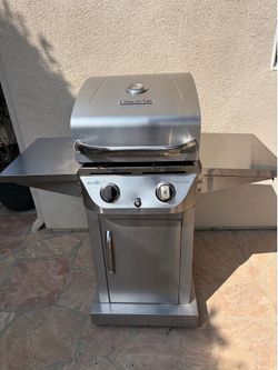 2-burner Char-Broil gas grill