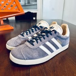 Adidas ‘Gazelle’ Suede Shoes Size: Women’s 7 model # ART CQ2187