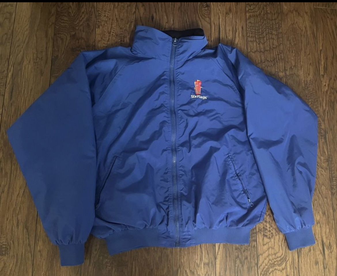 Six Flags Amusement Park Mens Jacket With Hoodie ( Sz xL)
