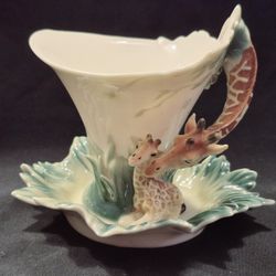 FRANZ Giraffe Design Sculptuted Porcelain Cup & Saucer Set