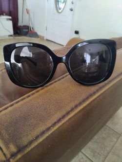 versace woman sun glasses