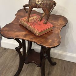 Antique Victorian Parlor Side Table — Scalloped Top, Spider Legs, Genuine Age Patina