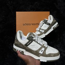 LV Trainer Sneaker 