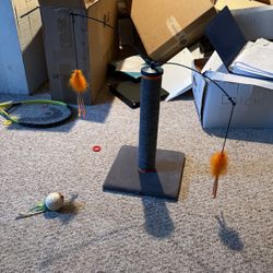 Cat Scratcher / Feather Toy 