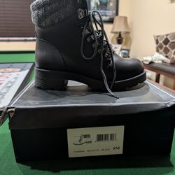 Brand New Black Sherpa lined Boots