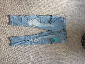 Shein Size Small Light Wash Distressed Jeans