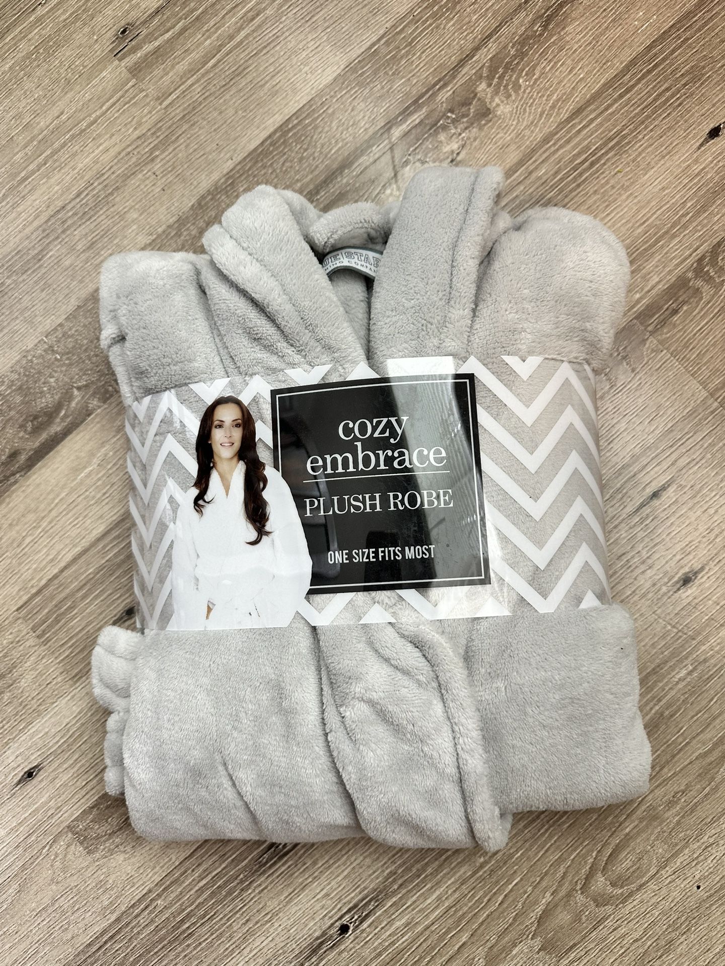 Women’s Plush Robe! (Size ONESIZE)