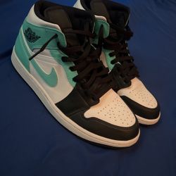 Jordan 1 Mid