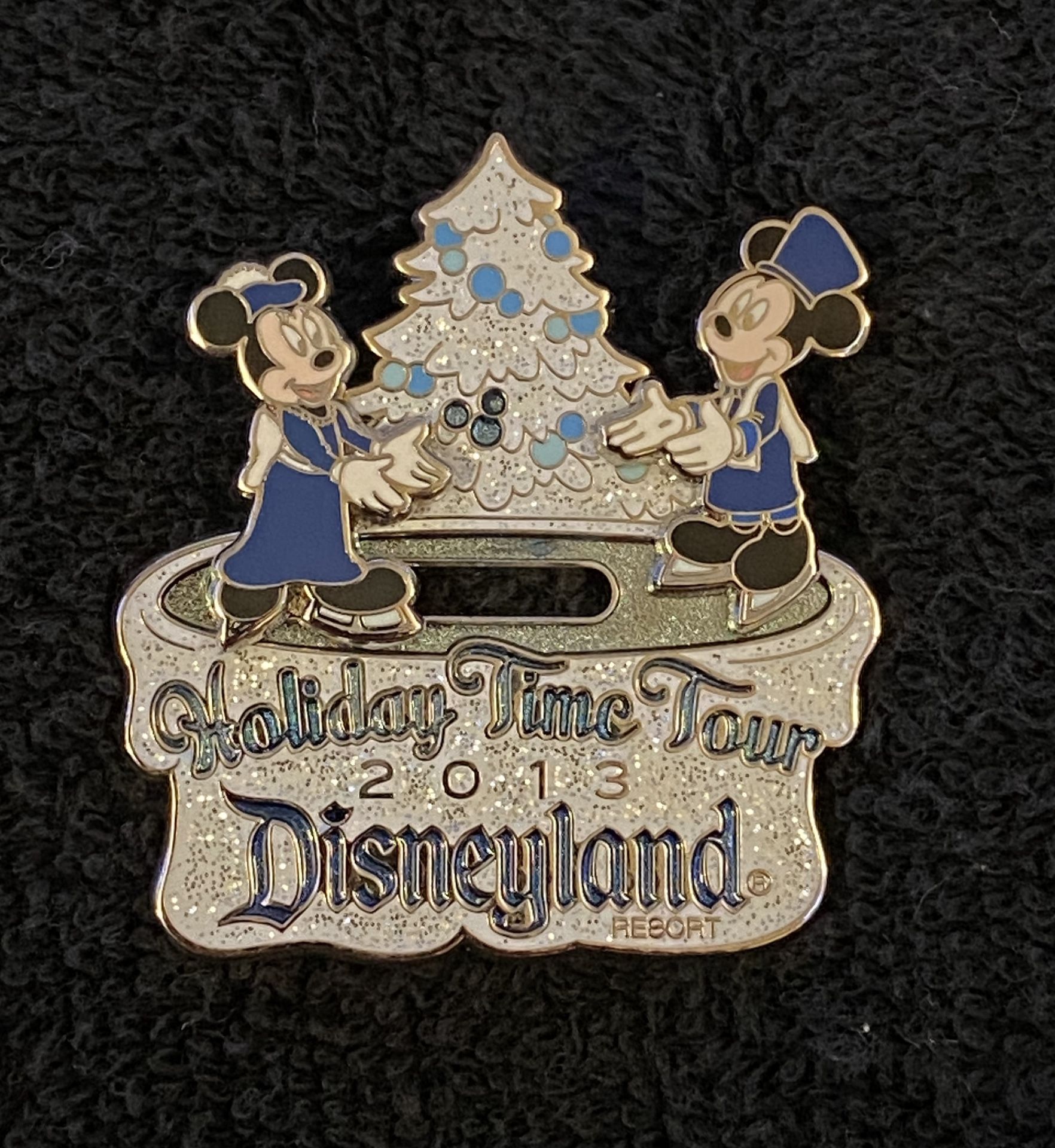 Disney Pin #187, 2013, Holiday Time at the Disneyland Resort