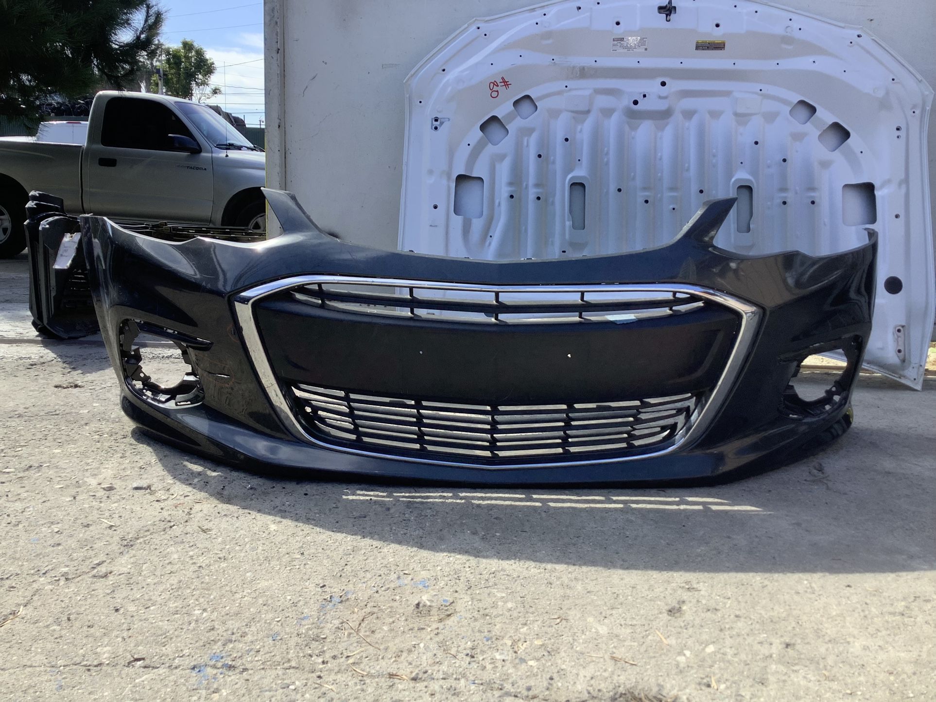 2017 2020 CHEVY SONIC FRONT BUMPER OEM for Sale in Wilmington CA