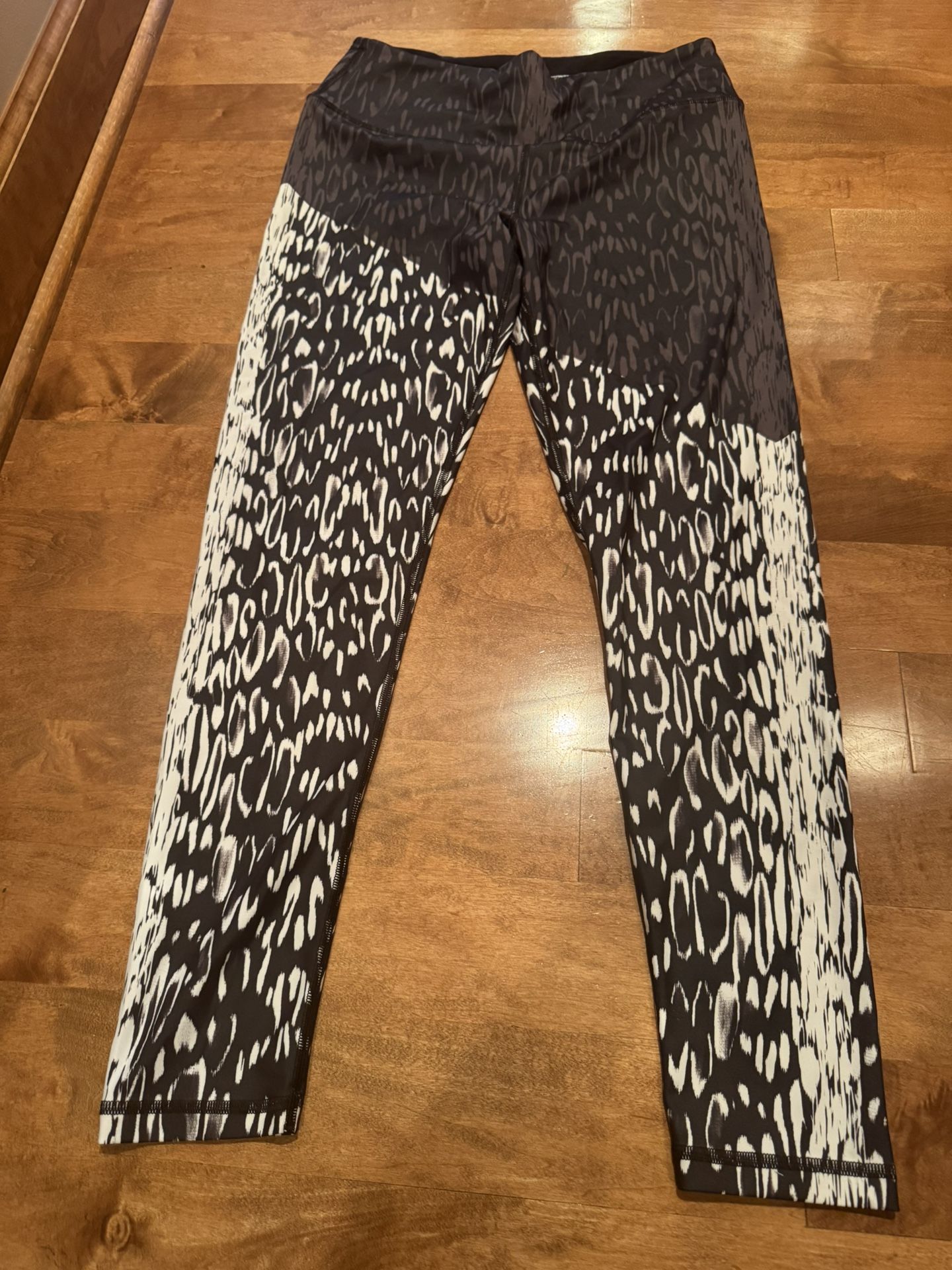 Victoria Secret Workout Pants Shipping Available 