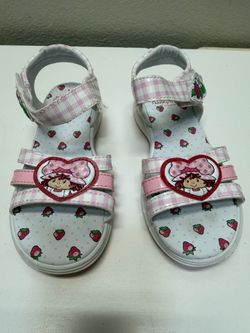 Strawberry Shortcake sandals size 11 toddler