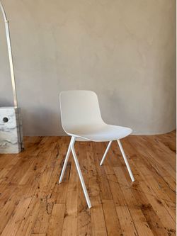 White Poppins Key Chair