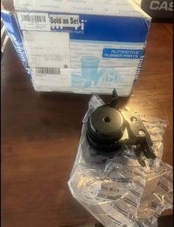 New Front Right Engine Motor Mount 2001-2004 Ford Escape/ Mazda Tribute 2.0L