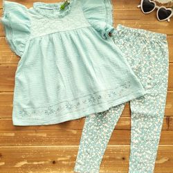 SIZE 6X GIRLS 2-PIECE SET TURQUOISE EYELET FLORAL EMBROIDERY RUFFLE SLEEVE BILLOWY TUNIC W/COORDINATING LEGGING 